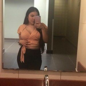 Meet your Posher, Faviola